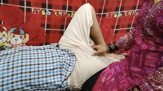 Сексуальна масажистка з індійськими красивими очима