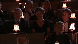 Селия Джонс - лесбиянка - тупас шоу белән бутылкой һәм бейсбольной битой