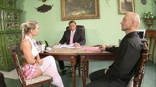 Эки похотливых мугалимдин наказывают непослушную студентку колледжинин Миа Леоне чоң сиськами Эки похотливых мугалимдин наказывают непослушную студентку колледжинин Миа Леоне чоң сиськами