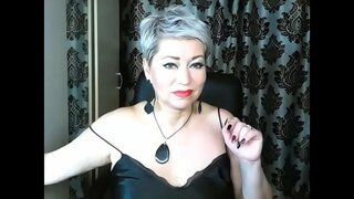 Fabuloso russo MILF T. sua doce boceta impiedosamente em um show privado quente ...