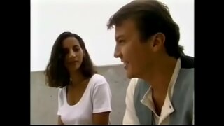 מעליססאַ מאָנעט באַרען לאָך הייס מיט אַ יונג זכר