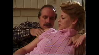 Karstā nobriedis Sharin Koka pūš gailis, lai izpaužas dziļi maksts urbšanas un cumshot uz ass