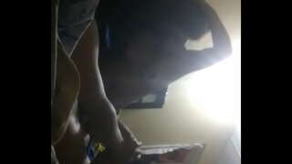 Chaparrita好的婊子享有的鸡鸡在里面